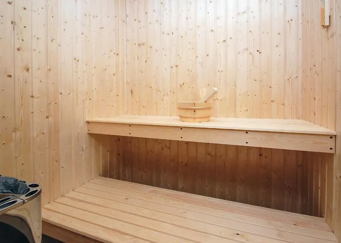 Four-bedroom With A Hot Tub 08 別荘 *