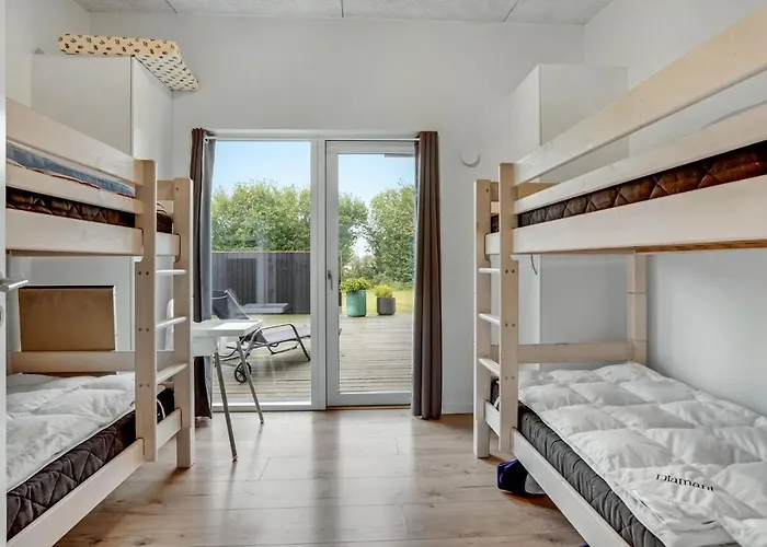Four-bedroom With A Hot Tub 08 別荘 *